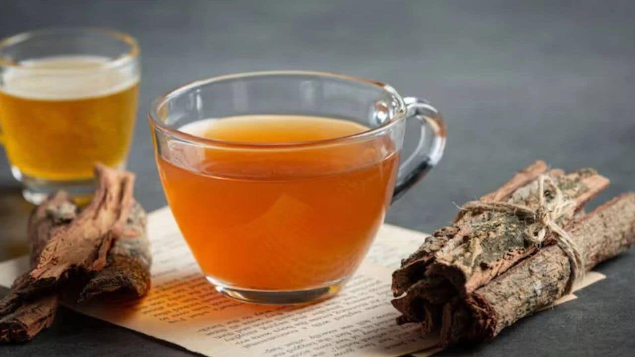 Clove and mulethi (licorice root)