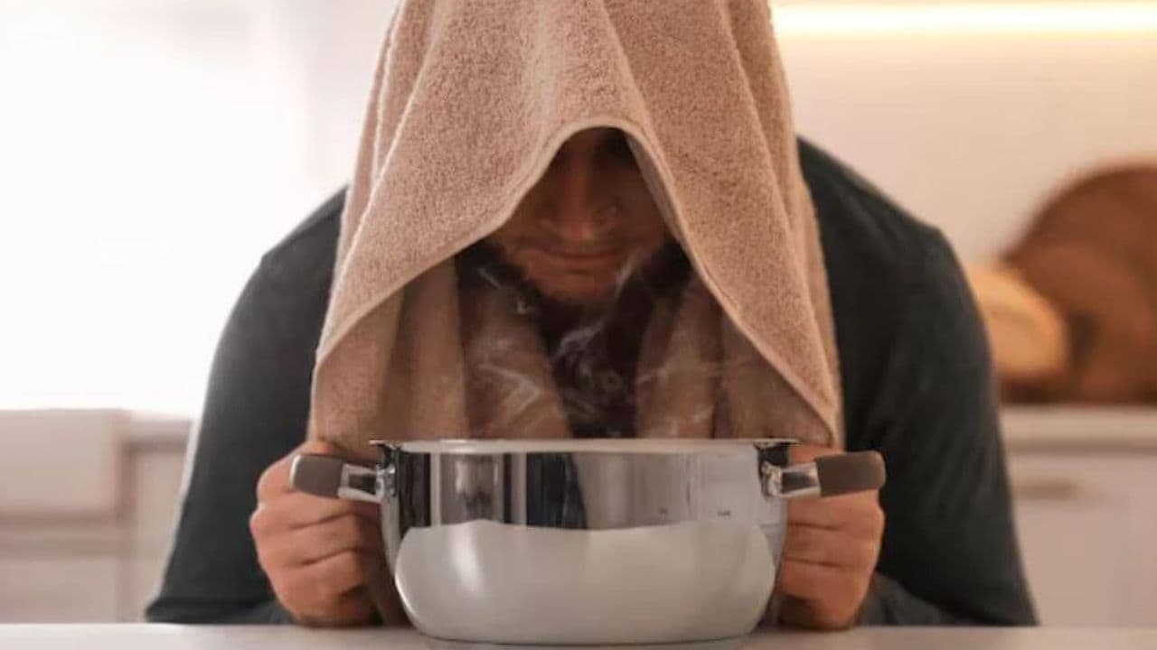Steam inhalation with eucalyptus