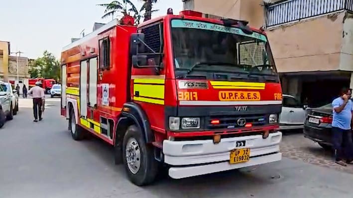 Major fire breaks out in Noida Sector 125; 5 to 6 shops gutted