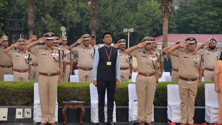 CISF pays homage to 127 martyrs at National Police Memorial in New Delhi