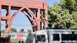 Jamia Millia staff demand end to protests, political leaders seek probe into ‘free Kashmir’ slogans as classes go online