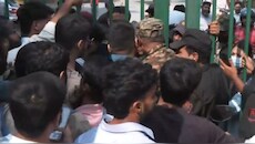 Jamia Millia Islamia protest continues for 14th day, students demand Union’s restoration