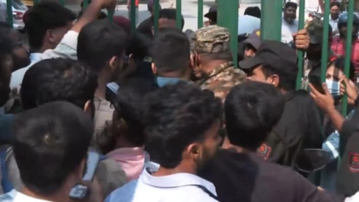 Jamia Millia Islamia protest continues for 14th day, students demand Union’s restoration