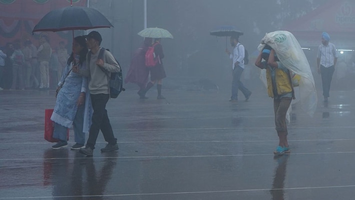 Bay of Bengal cyclone brews: Heavy rain warning for 6 states – what about Delhi-NCR?