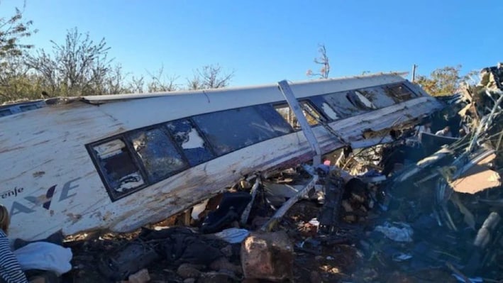 At least 39 dead after two high-speed trains collide in Spain | Video