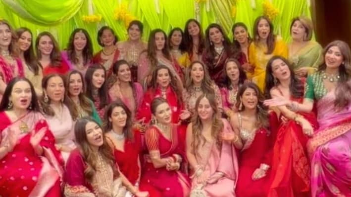 Karwa Chauth 2026: Shilpa Shetty, Mira Kapoor, Natasha Dalal & Anshula Kapoor dazzle at Anil Kapoor's residence - Watch