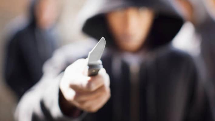 Date invite turns into knife-point robbery: 20 lakh of gold gone from Bengaluru home